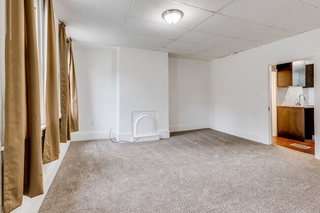 Foto del edificio - Available August 2024 - Spacious 3 Bedroom...