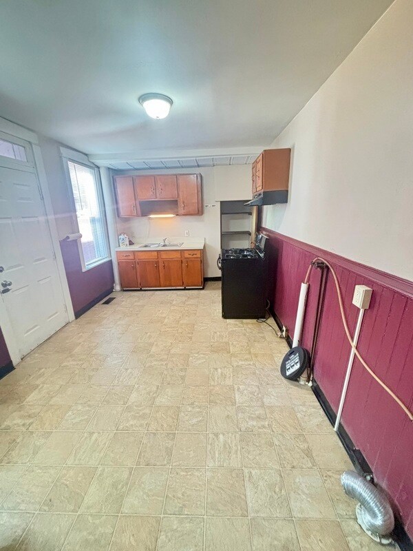 Foto del edificio - 407 E Strawberry St