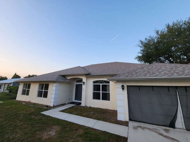 Building Photo - Port St. Lucie Pool Home for rent