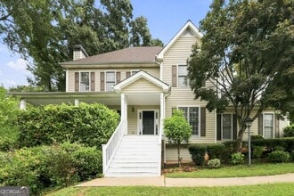 Building Photo - 318 Magnolia Dr