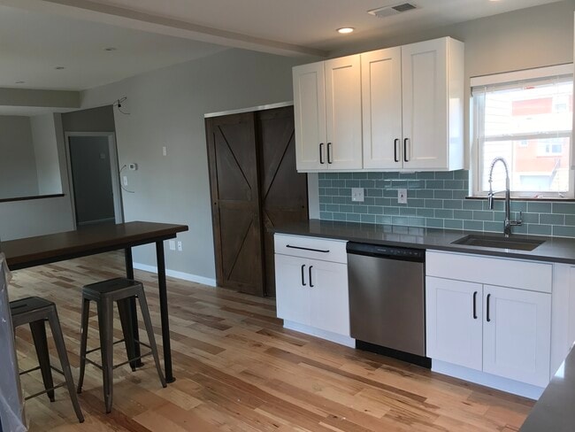 Building Photo - 546 Southern Ave