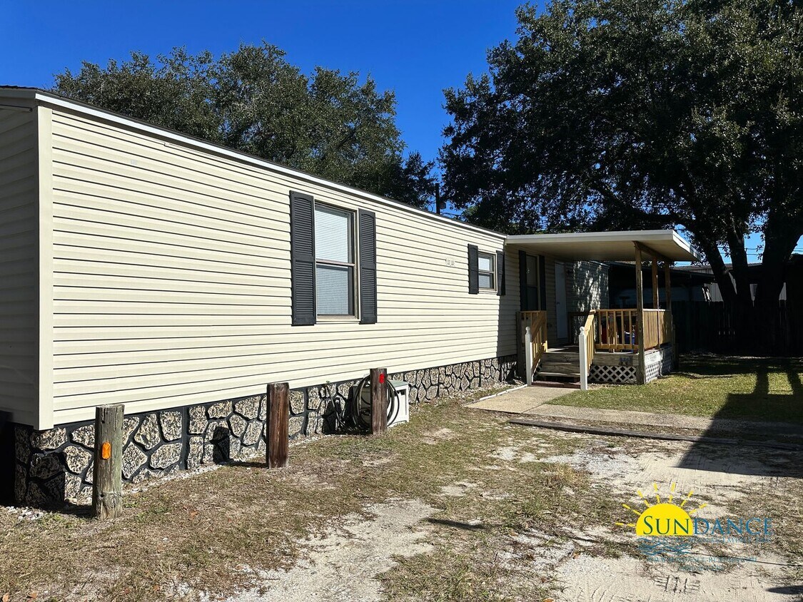 Foto principal - Centrally located 2 Bedroom Cottage in Fort Walton Beach!