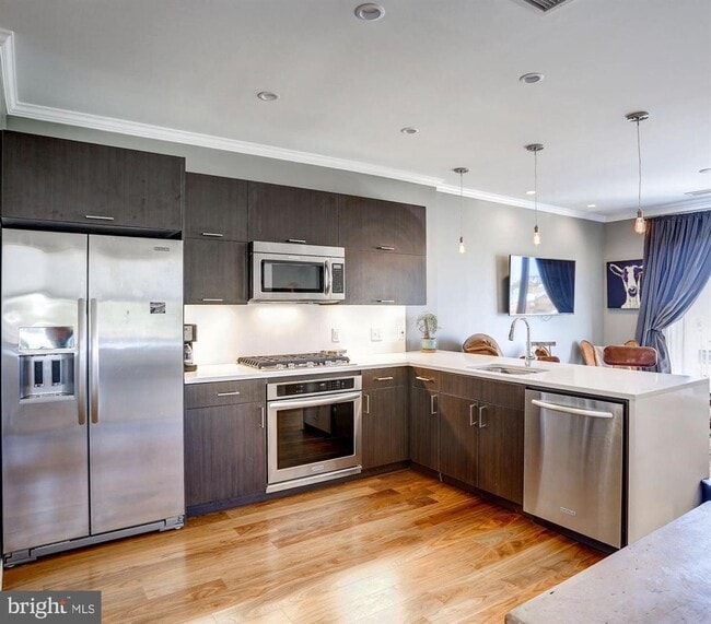 Building Photo - 1350 Maryland Ave NE