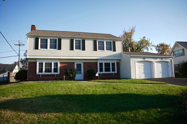 Building Photo - Amazing 4 BR/2.5 BA Single-Family Home in ...
