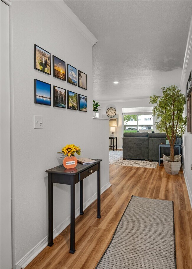 Building Photo - 22855 E Country Vista Dr