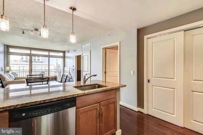 Kitchen & Living room - 888 N Quincy St