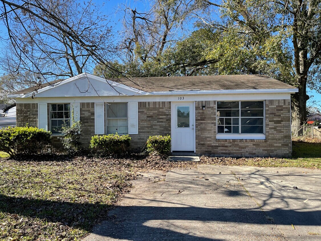 103 Town Homes Dr, Lafayette, LA 70501 House Rental in Lafayette, LA