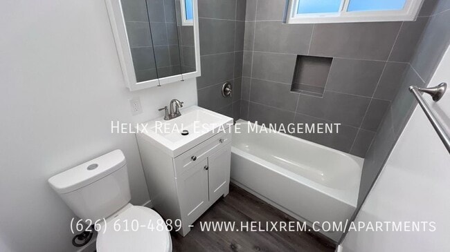 Building Photo - 1138 E Elk Ave