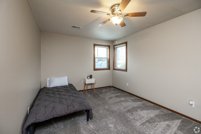 Building Photo - Hickory Ridge Apartments