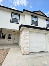 Building Photo - 100 Sandstone Dr