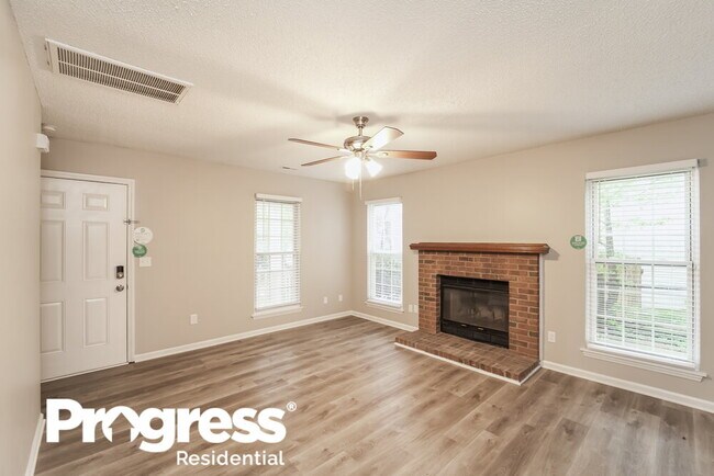 Building Photo - 8301 Bedford Green Ln