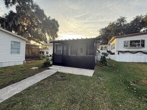 Building Photo - 8801 E Moonrise Ln
