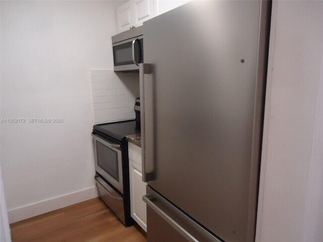 Foto del edificio - 1800 79th Street Causeway