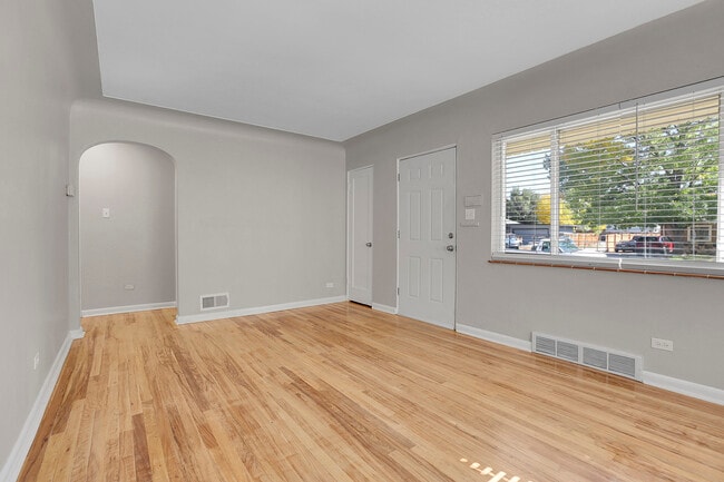 Photo - 961 Xavier St House