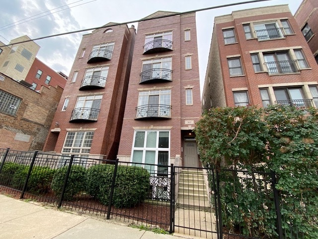 Building Photo - 2625 W Belmont Ave