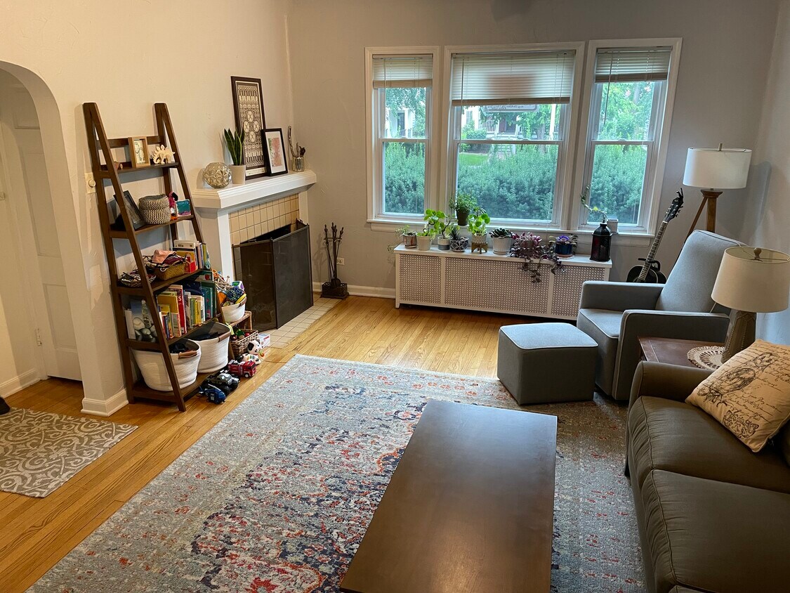 Living Room - 325 Home Ave