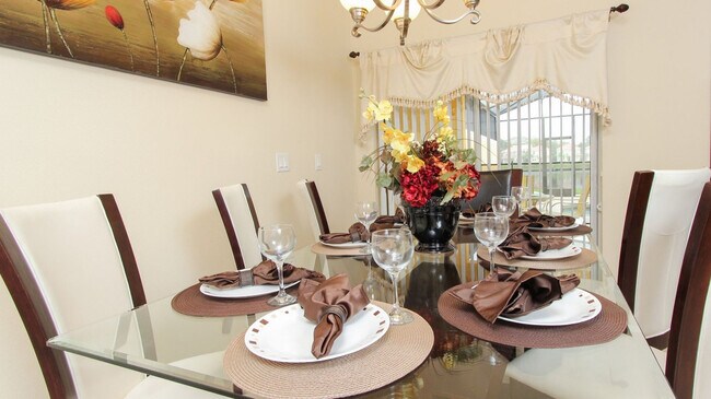 Foto del edificio - 3043 Beach Palm Ave