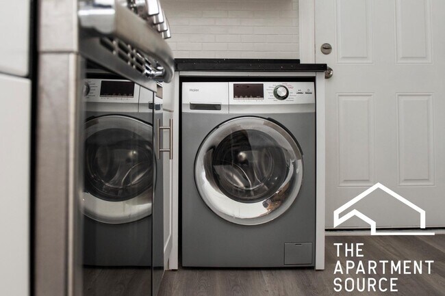 Foto del edificio - 3843 N Greenview Ave