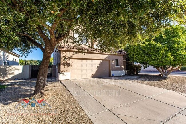 Building Photo - 10714 E Forge Ave