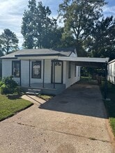 Building Photo - 626 Joannes St