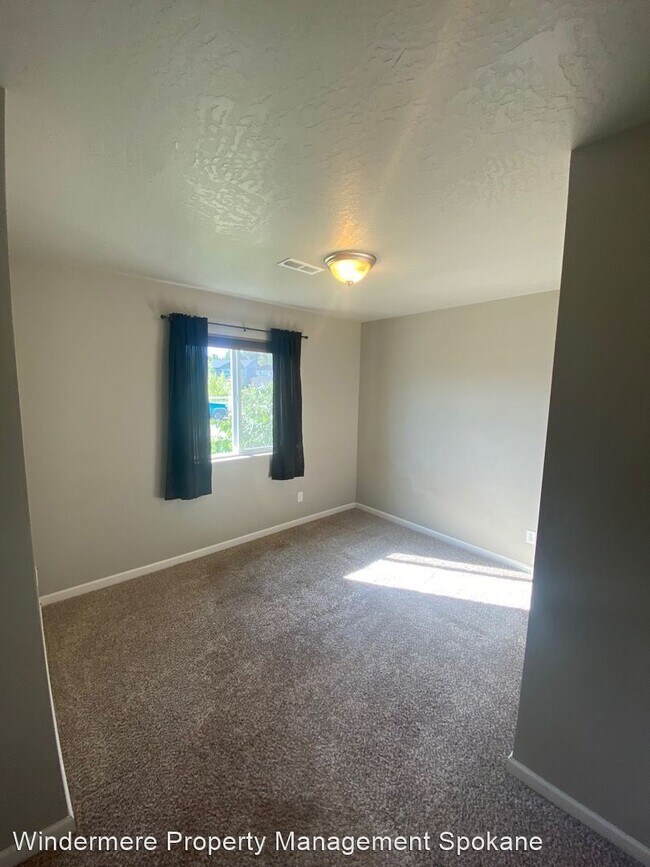 Foto del edificio - 3 br, 2 bath House - 17204 N Nevada Ln