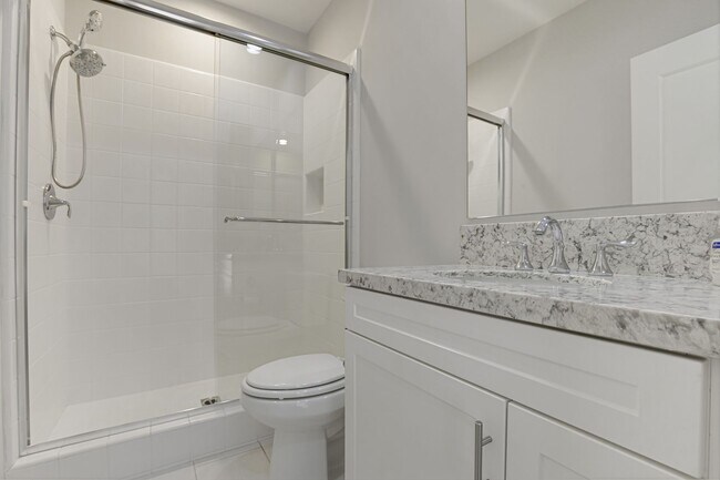 Foto del edificio - For Lease – 4 Bed / 3 Bath Townhome with 2-Car Garage