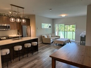 Building Photo - 20 Barsby Av