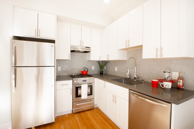 Building Photo - 2656 Van Ness