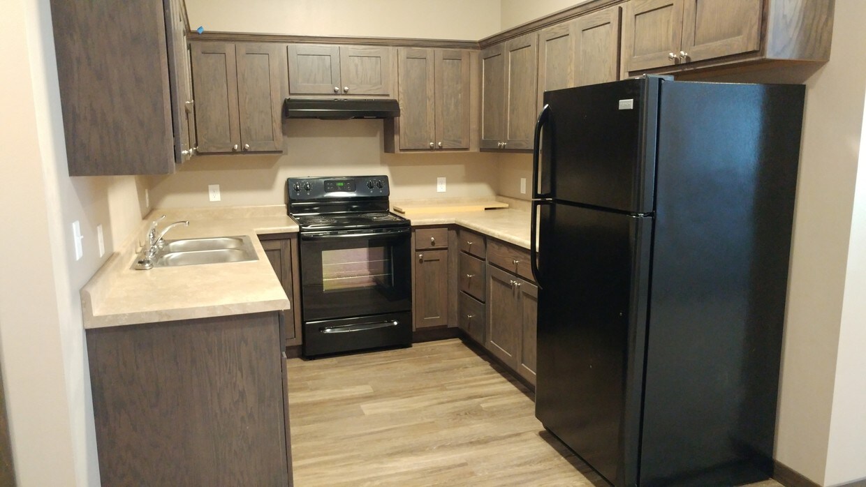 kitchen - 207 Lake Park Blvd