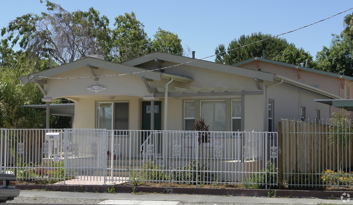 Primary Photo - Cypress Apartments