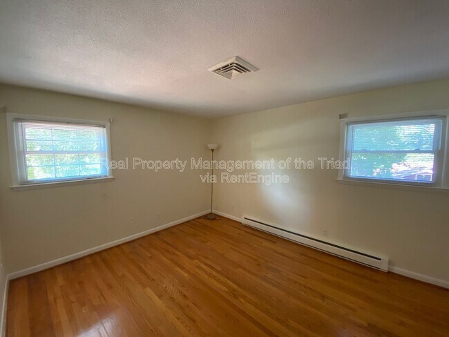 Foto del edificio - 926 Hilltop Blvd