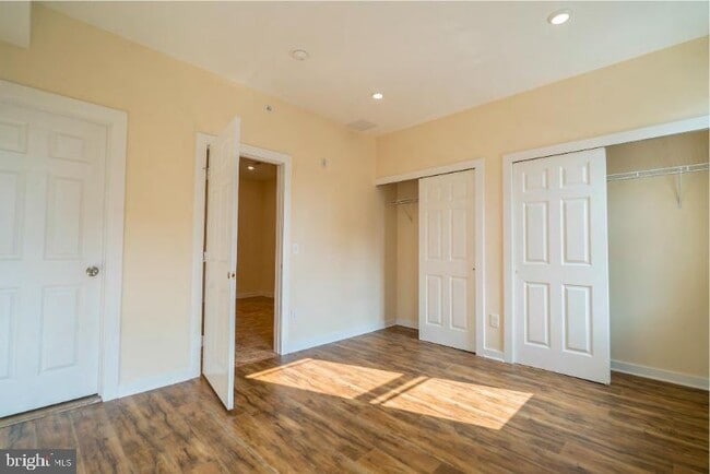 Building Photo - 2227 N Park Ave