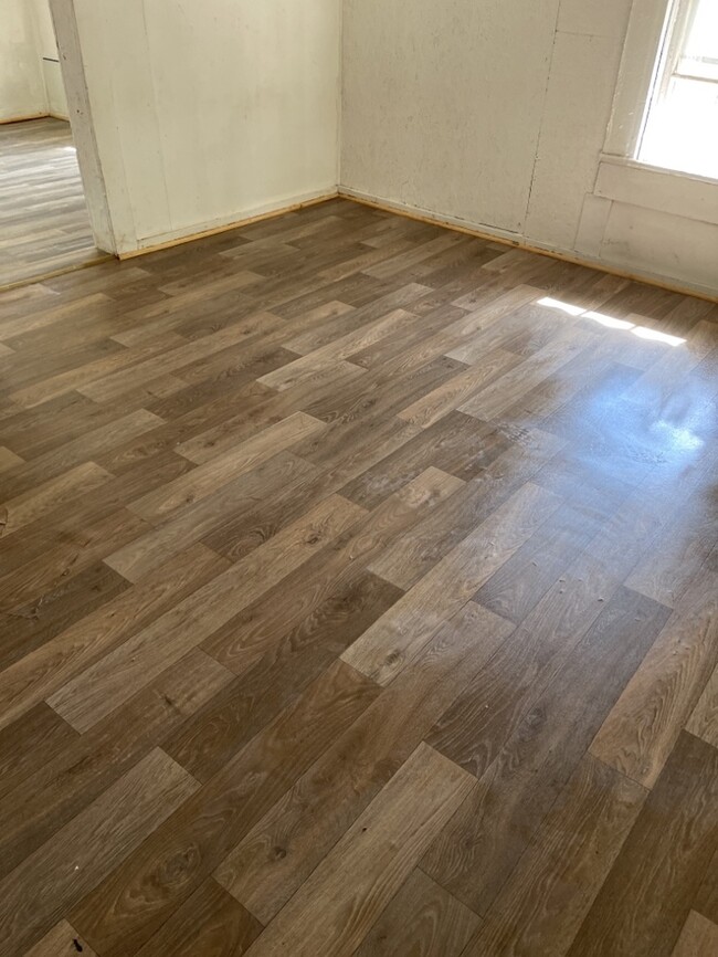 Building Photo - 2 Bedroom in Laurens