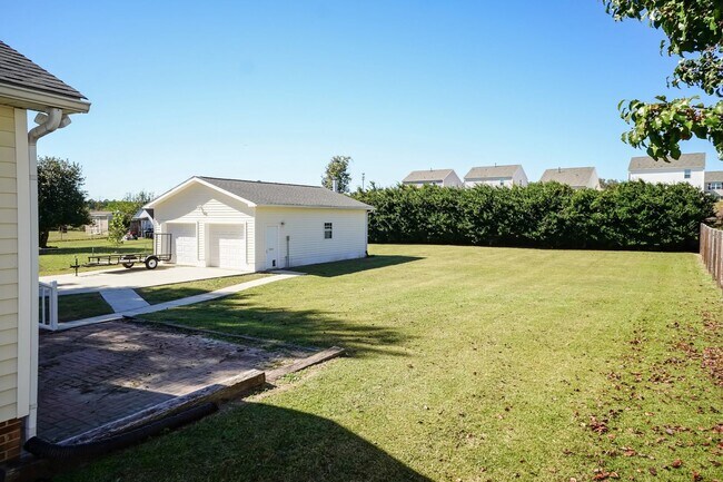 Building Photo - Updated 3BR/2BA Single Family Home