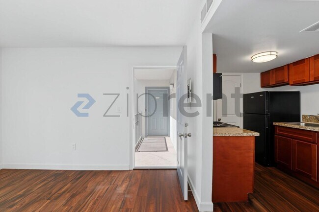 Building Photo - Unit B228