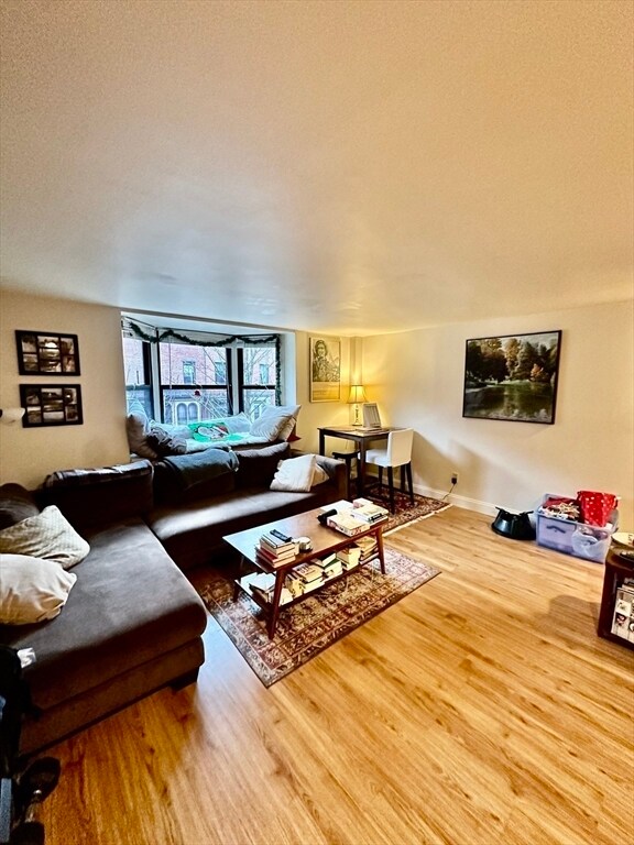 Foto del edificio - 117 W Concord St