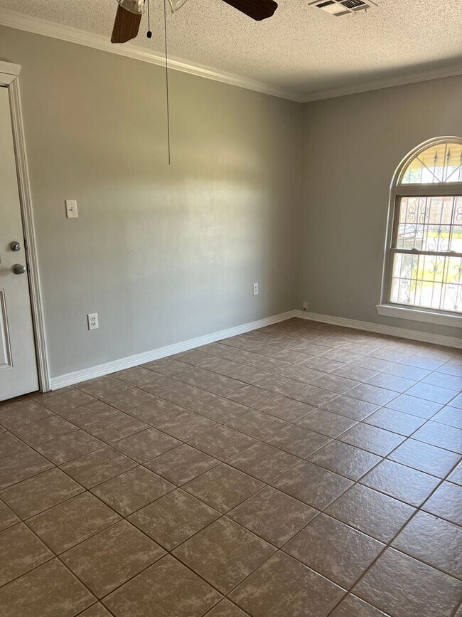 Building Photo - 6934 Berkley Drive