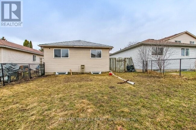 Building Photo - 382 Fleming Dr