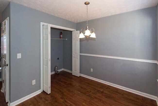 Building Photo - 124 Viewpoint Dr