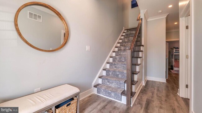 Foto del edificio - 103 S Surrey Ave