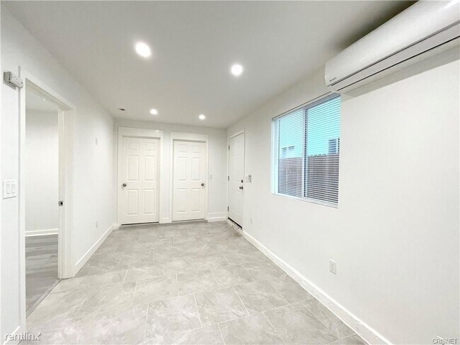 Building Photo - 2 br, 1 bath House - 6935 Etiwanda Avenue