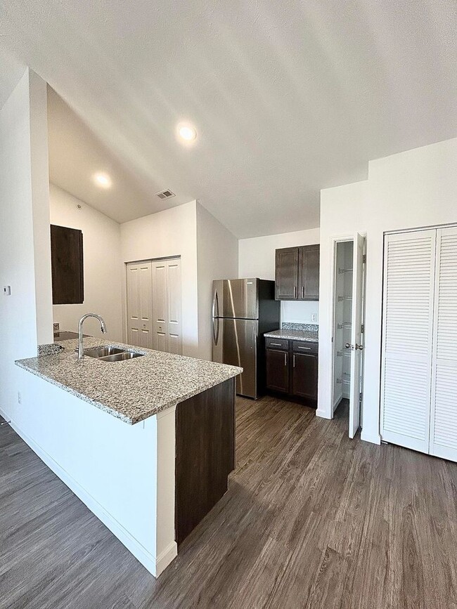 Interior Photo - Sagamore Winds