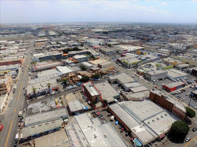 Foto del edificio - 825 S Crocker St