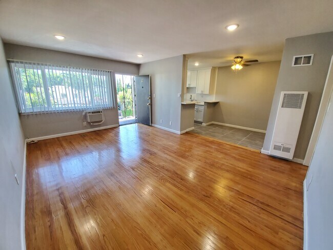 Foto del edificio - 1155 N Gardner St