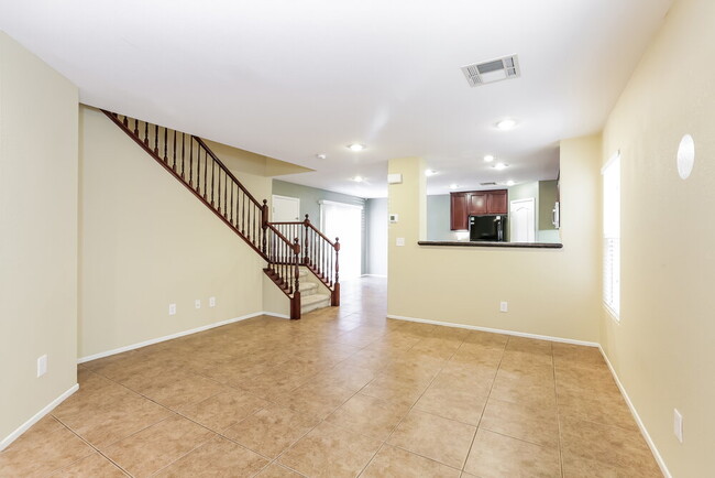 Foto del edificio - 710 Loughton St