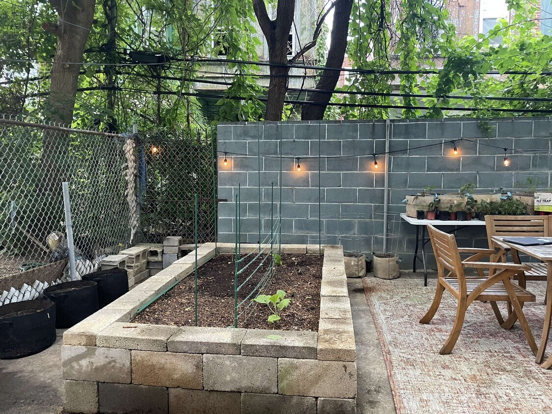 Foto principal - 1227 W Allegheny Ave