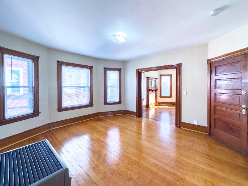 27 Bruce St Unit 3, Lawrence, MA 01841 Room for Rent in Lawrence, MA
