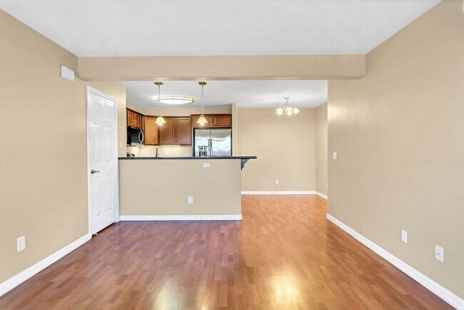 Building Photo - 5252 Balboa Arms Dr