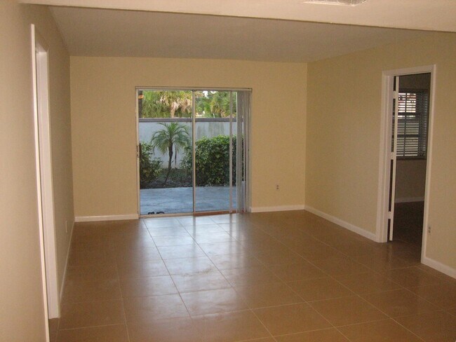 Building Photo - 950 S Kanner Hwy