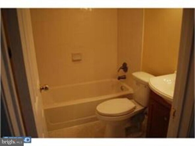 Foto del edificio - 604 Green Tree Ln